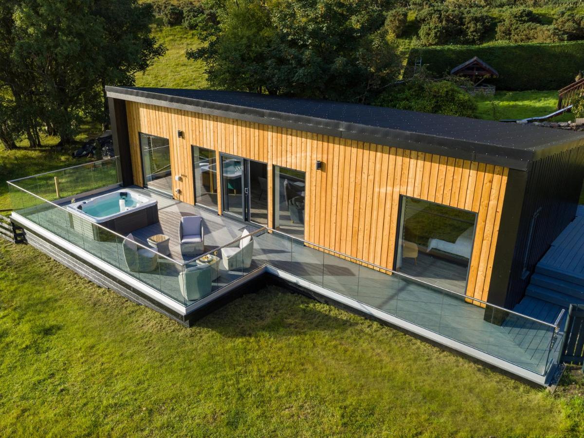 Birches Lodge With Hot Tub Dundonnell Exterior photo